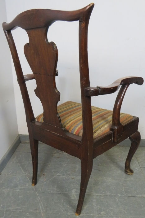 A Georgian mahogany open-sided carver chair, with shaped back splat and scrolled arms, the seat - Image 3 of 3