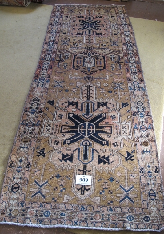 North West Persian Heriz runner, very patterned rug in pale muted colours, good condition. 300cm x - Image 2 of 4