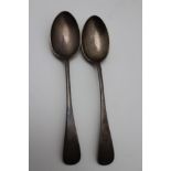 John Round & Son Ltd. A pair of silver table / soup spoons, Sheffield 1908, combined weight; 140g