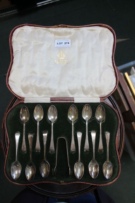 A cased set of twelve Elkington silver spoons, and sugar nips in fitted case - Image 2 of 4