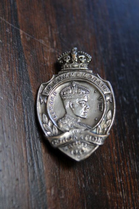 A selection of printed commemorative wares, and a 1937 Coronation pin badge - Image 2 of 2