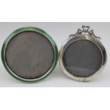 E.Mander & Son, an Edwardian silver photograph frame