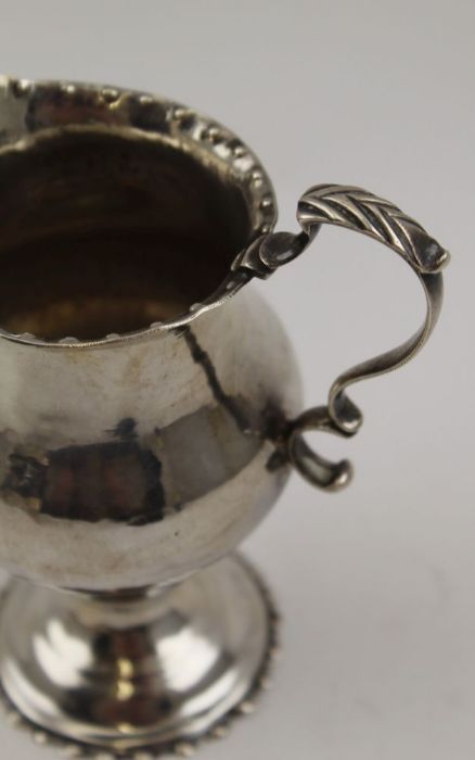 Nathaniel Appleton & Ann Smith, a George III silver cream jug, London 1782, 65g - Image 2 of 6