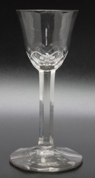 An 18th century panel cut stem wine glass with polished postil, circa 1790 - Image 4 of 6
