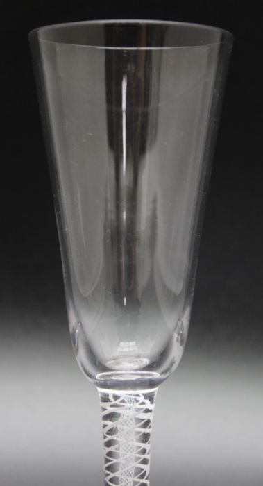 An 18th century opaque twist ale glass circa 1770 - Image 3 of 3