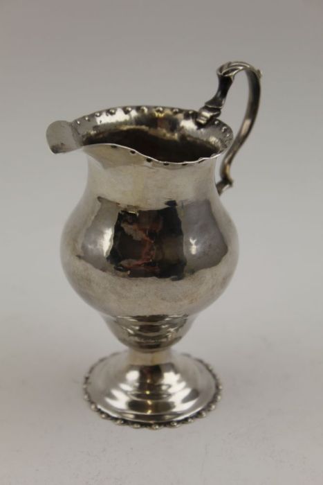 Nathaniel Appleton & Ann Smith, a George III silver cream jug, London 1782, 65g