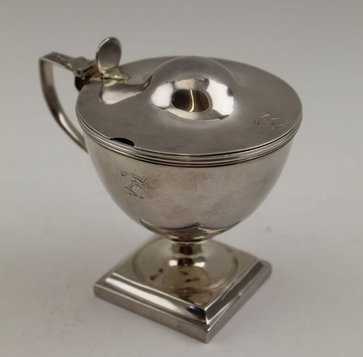 Robert & David Hennell, a George III silver mustard, with blue glass liner, London 1800, 166g