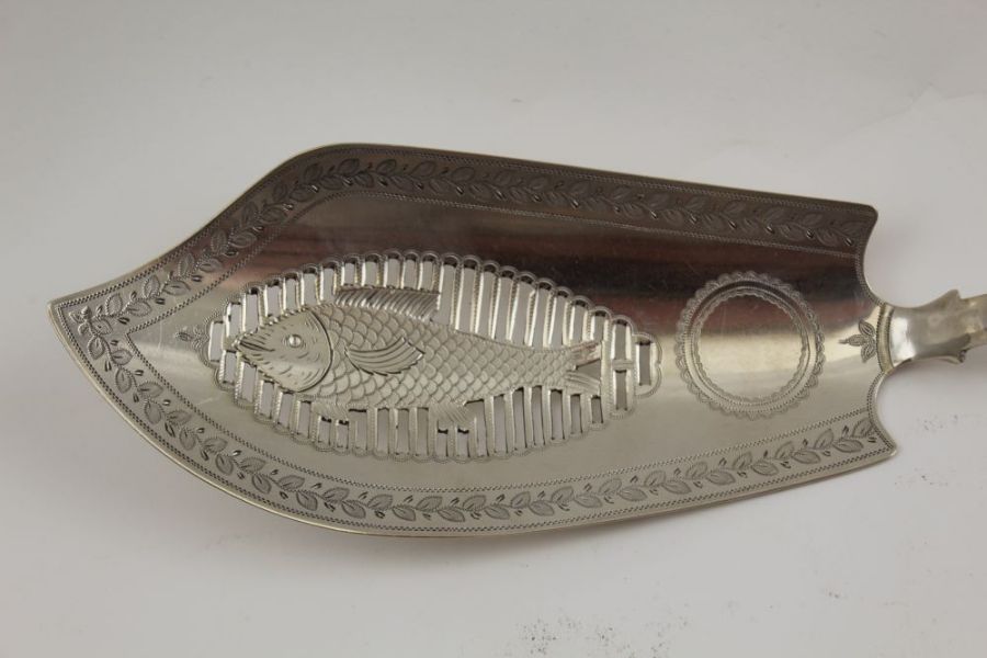 Thomas Freeth, a George III silver fish slice, London 1815, 144g - Image 2 of 6