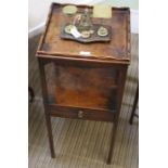 A Georgian mahogany wash stand, plain with single drawer