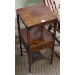 A Georgian mahogany wash stand, plain with single drawer