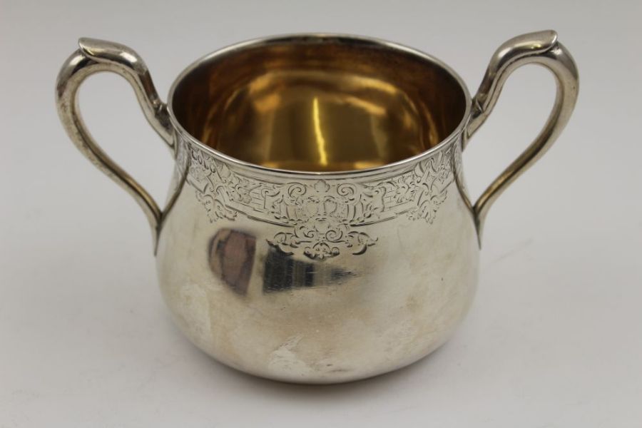 John Samuel Hunt, a Victorian silver porringer, London 1864, 324g - Image 2 of 3