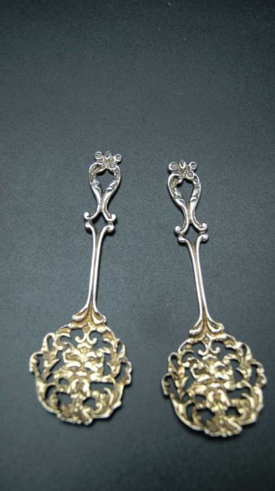 A pair of Victorian Scottish silver confectionary spoons, Edinburgh 1894 - Image 4 of 5