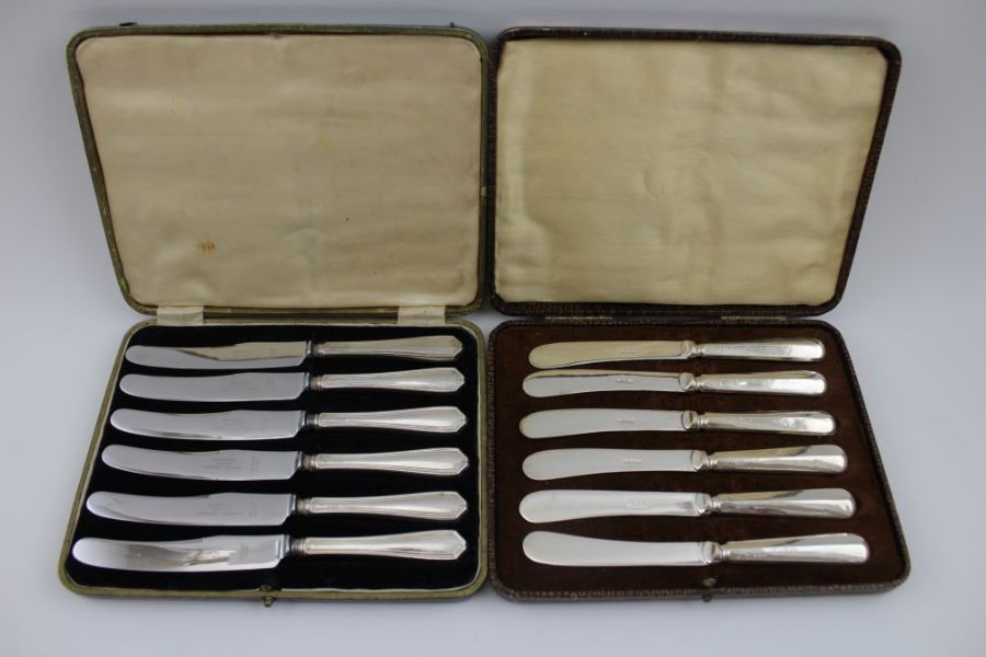 Two cased sets of egg cups with spoons, and two cased sets of silver handled knives - Image 2 of 3