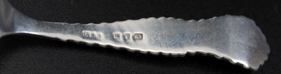 A Victorian silver tea caddy spoon, decoratively cast, scallop form bowl, Birmingham 1899, 19g - Image 3 of 3