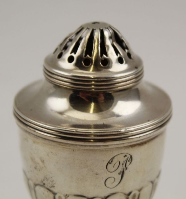 Rebecca Emes & Edward Barnard, a George III silver pepper, London 1813, 54g - Image 2 of 4