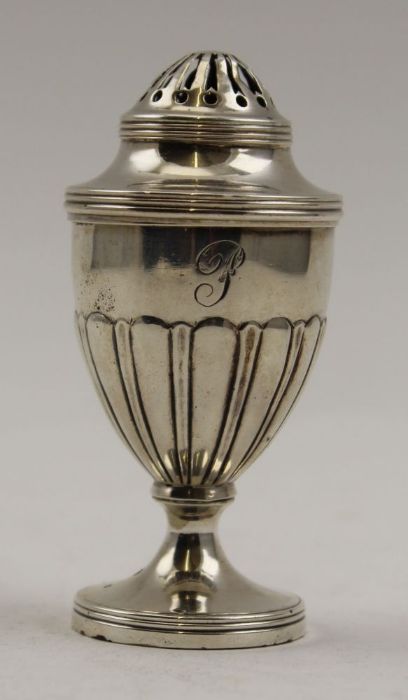 Rebecca Emes & Edward Barnard, a George III silver pepper, London 1813, 54g