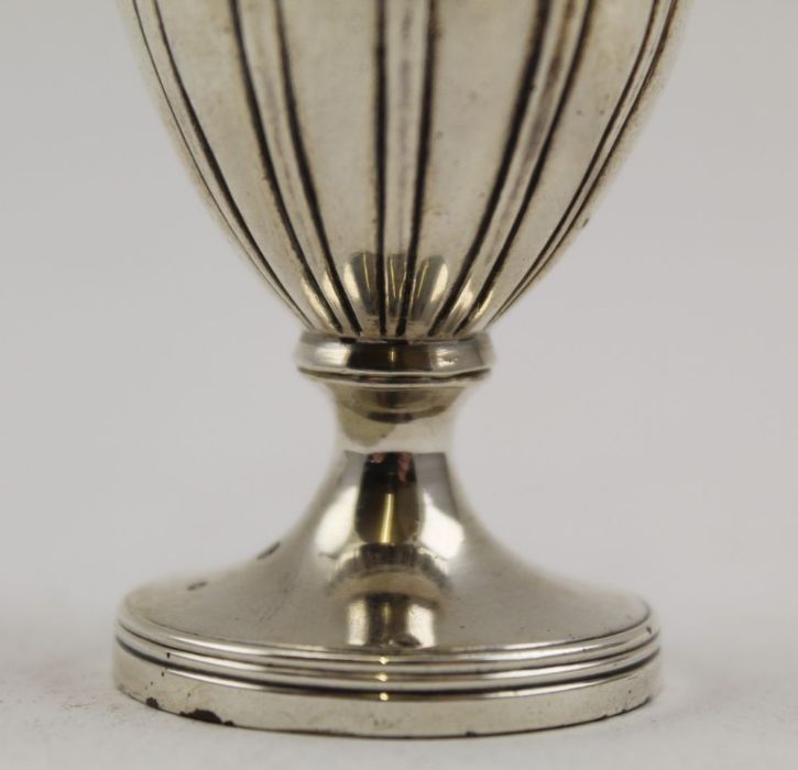 Rebecca Emes & Edward Barnard, a George III silver pepper, London 1813, 54g - Image 3 of 4