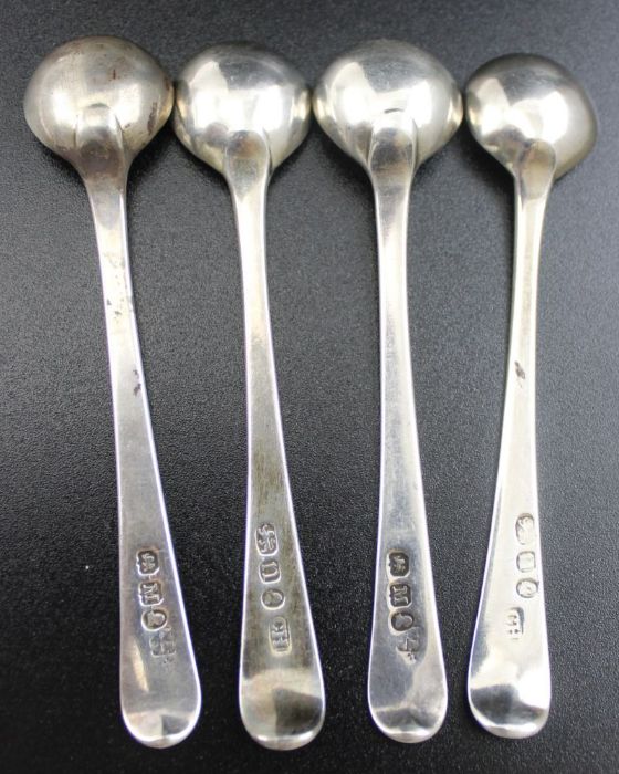 Two pairs of George III matching beaded edge salt spoons, one pair by Charles Hougham, - Image 6 of 8