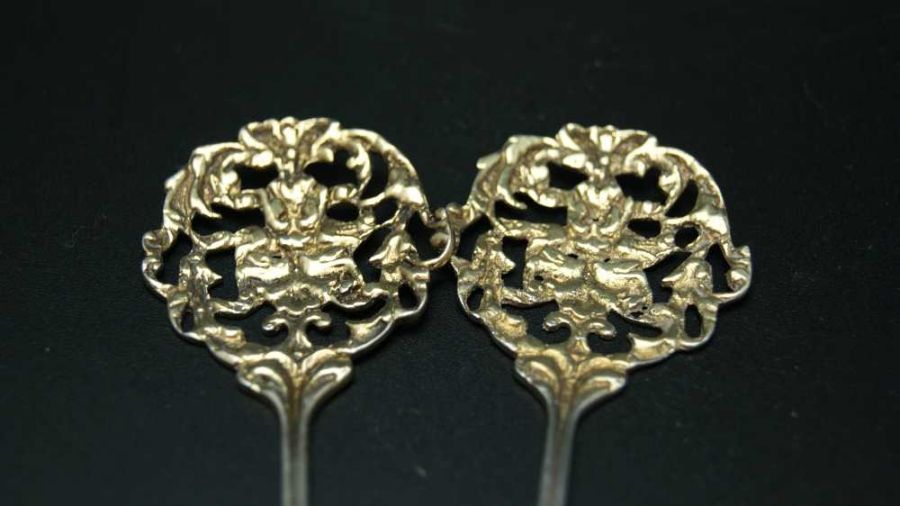 A pair of Victorian Scottish silver confectionary spoons, Edinburgh 1894 - Image 2 of 5