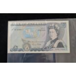 Two uncirculated, consecutive five pound notes. Chief cashier G.M. Gill. Numbers SA58 326617 and