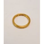 A hallmarked 22ct yellow gold wedding band, ring size O, approx. weight 6.4gms
