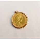 A 1976 Elizabeth II sovereign mounted in pendant frame