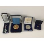 Nazionale Italiana di Calcio 1996/2012 Insieme di medaglie, pins e portachiavi.