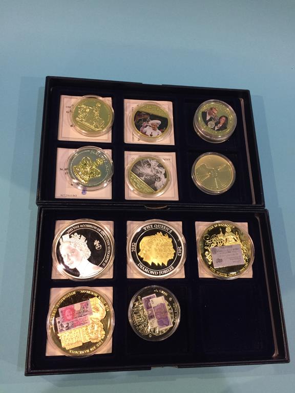 A collection of commemorative coins - Image 4 of 4