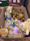 A quantity of teddy bears