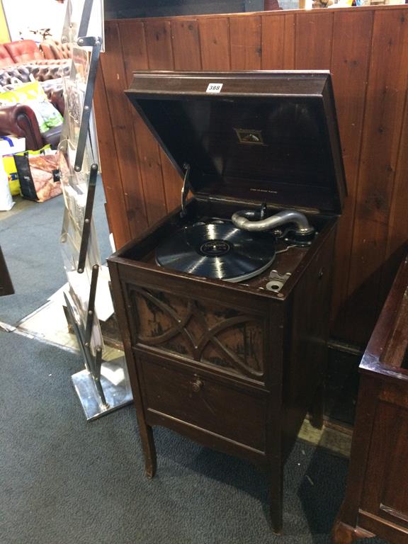 A wind up gramophone