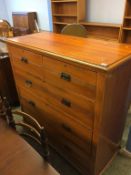 An Edwardian chest of drawers, 121cm wide