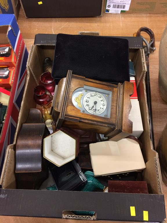 Tray of assorted, to include cranberry glass