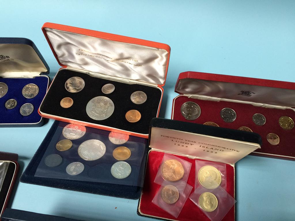 A box of various coinage, to include 'Special Independence issue Kingdom of Swaziland 1968', - Image 7 of 7
