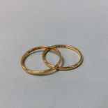 Two 18ct gold rings, 3.8g