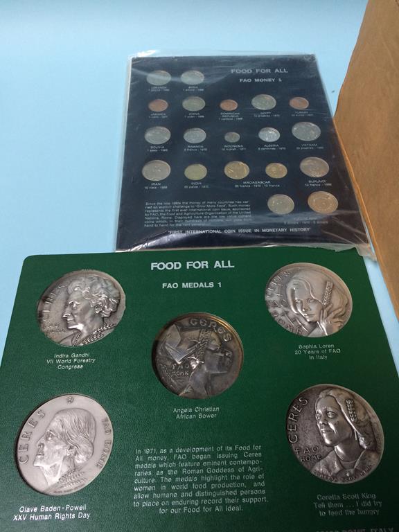 A box of various Commemorative coinage, to include 1999, 2000, 2001 US Mint Silver Proof Sets etc. - Image 2 of 5
