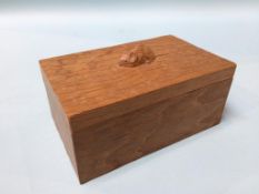 An oak Robert 'Mouseman' Thompson box, 18.5cm x 11.5cm x 8cm