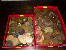 A quantity of assorted loose copper coinage