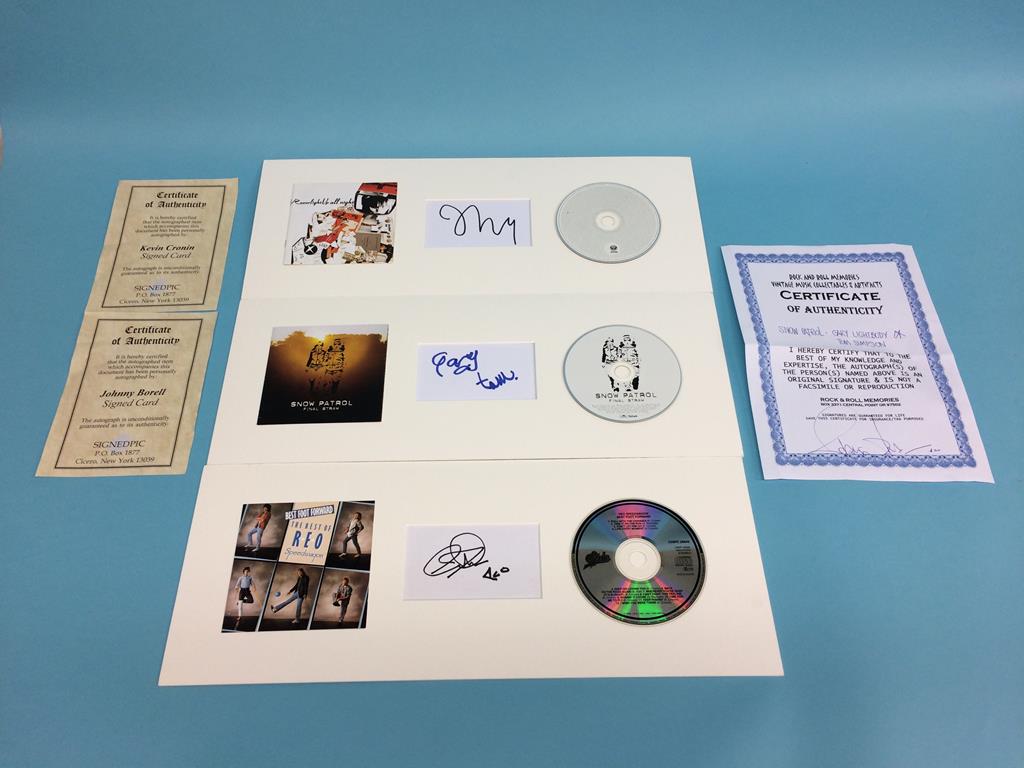 CD and autographs; to include Dave Brubeck, Randy Travis, Johnny Matthis, Razorlight, Reo - Image 3 of 5
