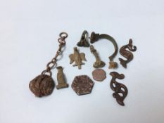 Assorted Archaeological finds, including tokens etc.