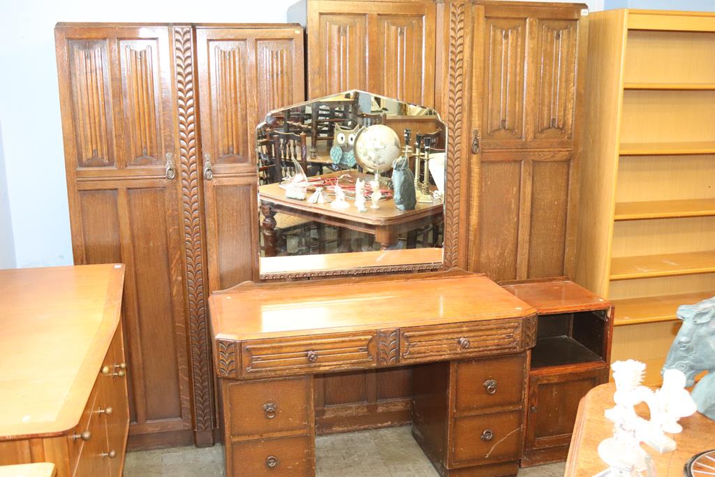 An oak bedroom suite