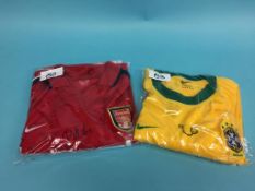 Signed Arsenal Football Club Football Shirt 2000-2002, signed by Robert Pires, Ray Parlour and one