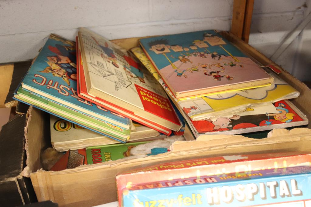 Four boxes to include Vintage Annuals - Image 4 of 5