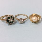 Three 9ct gold dress rings, 7 grams