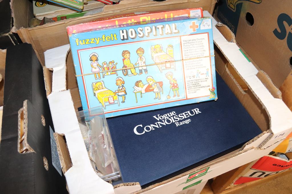 Four boxes to include Vintage Annuals - Image 3 of 5