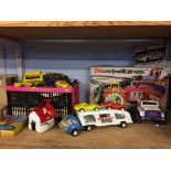 Quantity of vintage toys