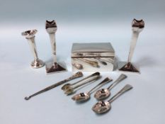 Assorted silver, to include a cigarette box and bud vase etc.