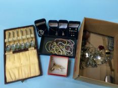 A quantity of Danby Mint jewellery tea spoons and costume jewellery