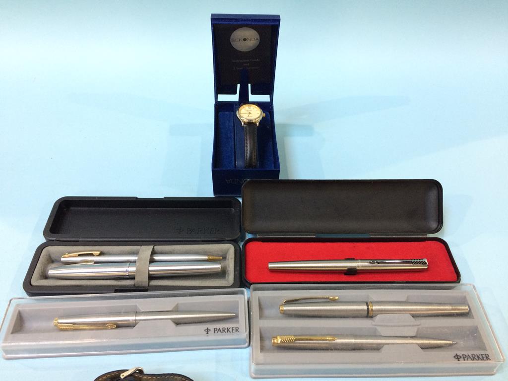 A quantity of Parker pens and a gents watch - Image 2 of 3