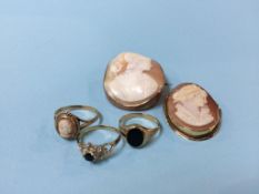 Two 9ct gold mounted oval cameo brooches and three 9ct gold rings, total weight, 6g