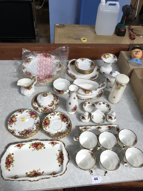 A Royal Albert Old Country Rose tea set and part dinner service etc. - Bild 3 aus 3